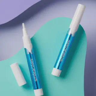 /img/25911-choosing-whitening-pen.webp