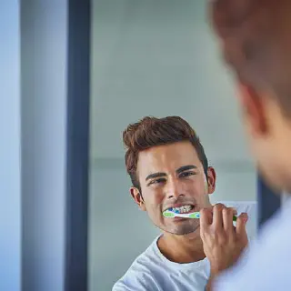 /img/25945-teeth-whitening-results.webp