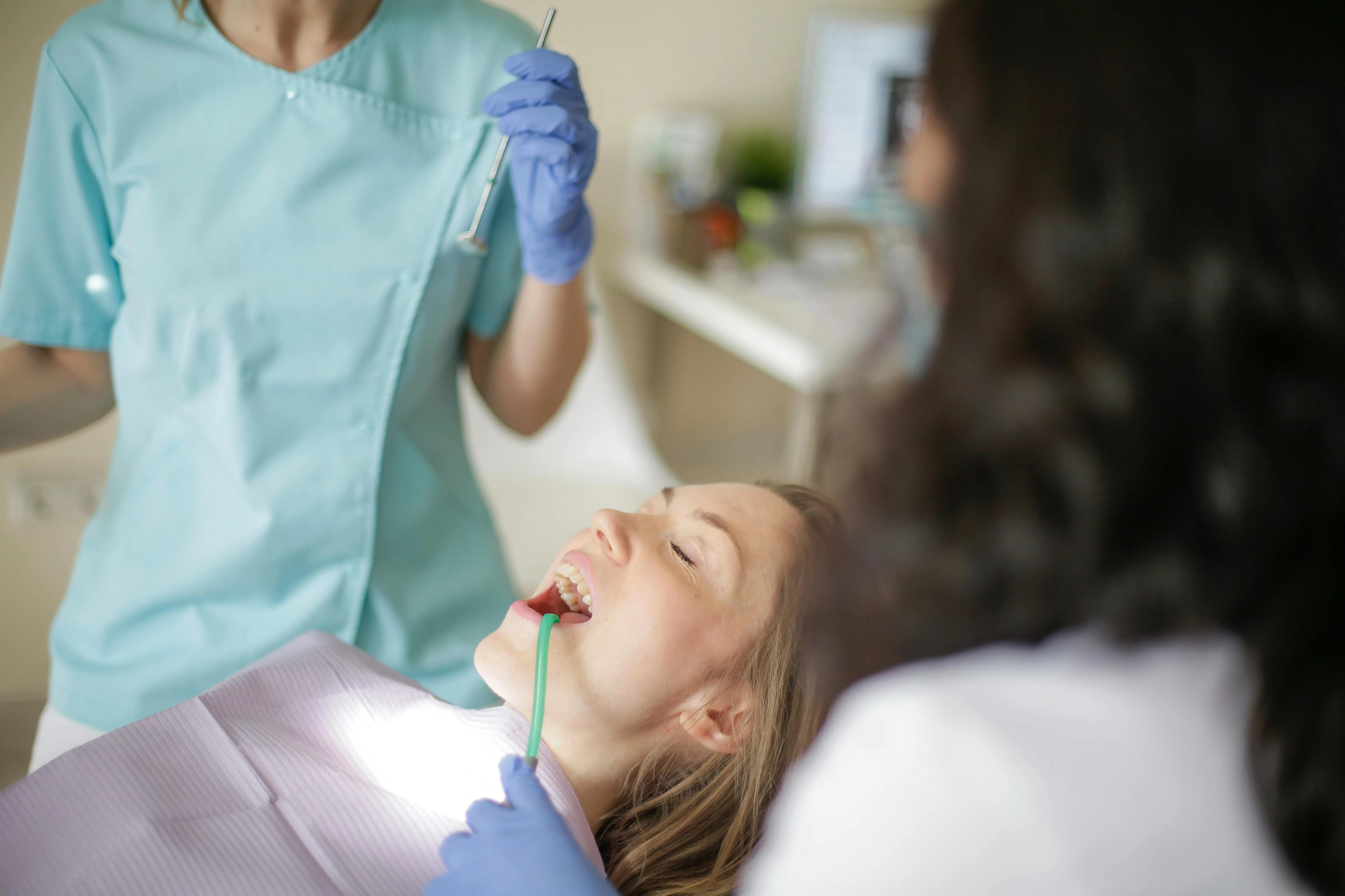 25958 selecting teeth in photo