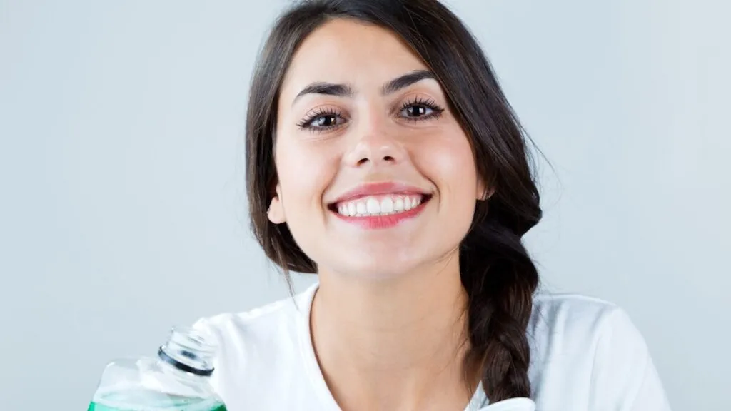 25962 listerine whitening mouthwash ingredients