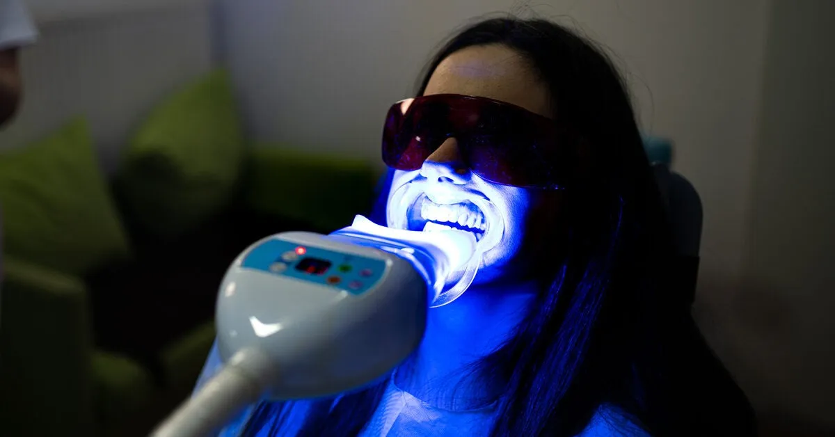 /img/26053-laser-teeth-whitening-dangers-healthy-smile.webp