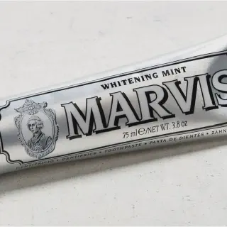 /img/26083-best-whitening-toothpaste-2.webp