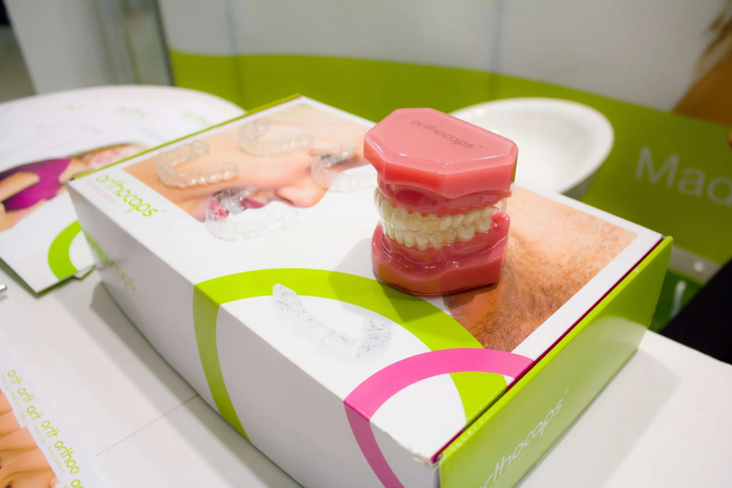 26084 cracked tooth