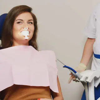 /img/26113-teeth-whitening-clinic-staff.webp