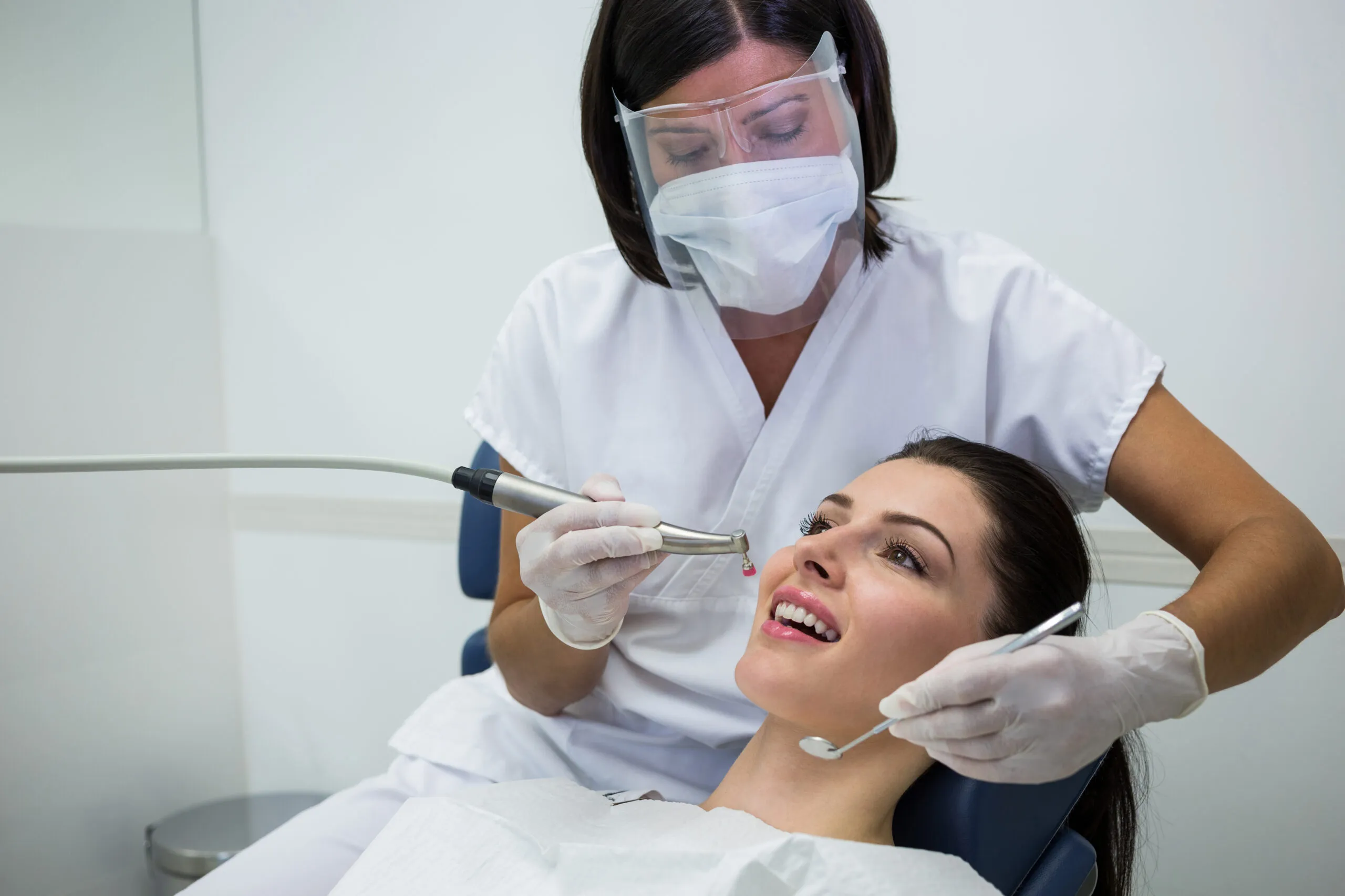 /img/26145-zoom-teeth-whitening-sensitivity.webp