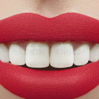 /img/26158-smile-confidence.webp