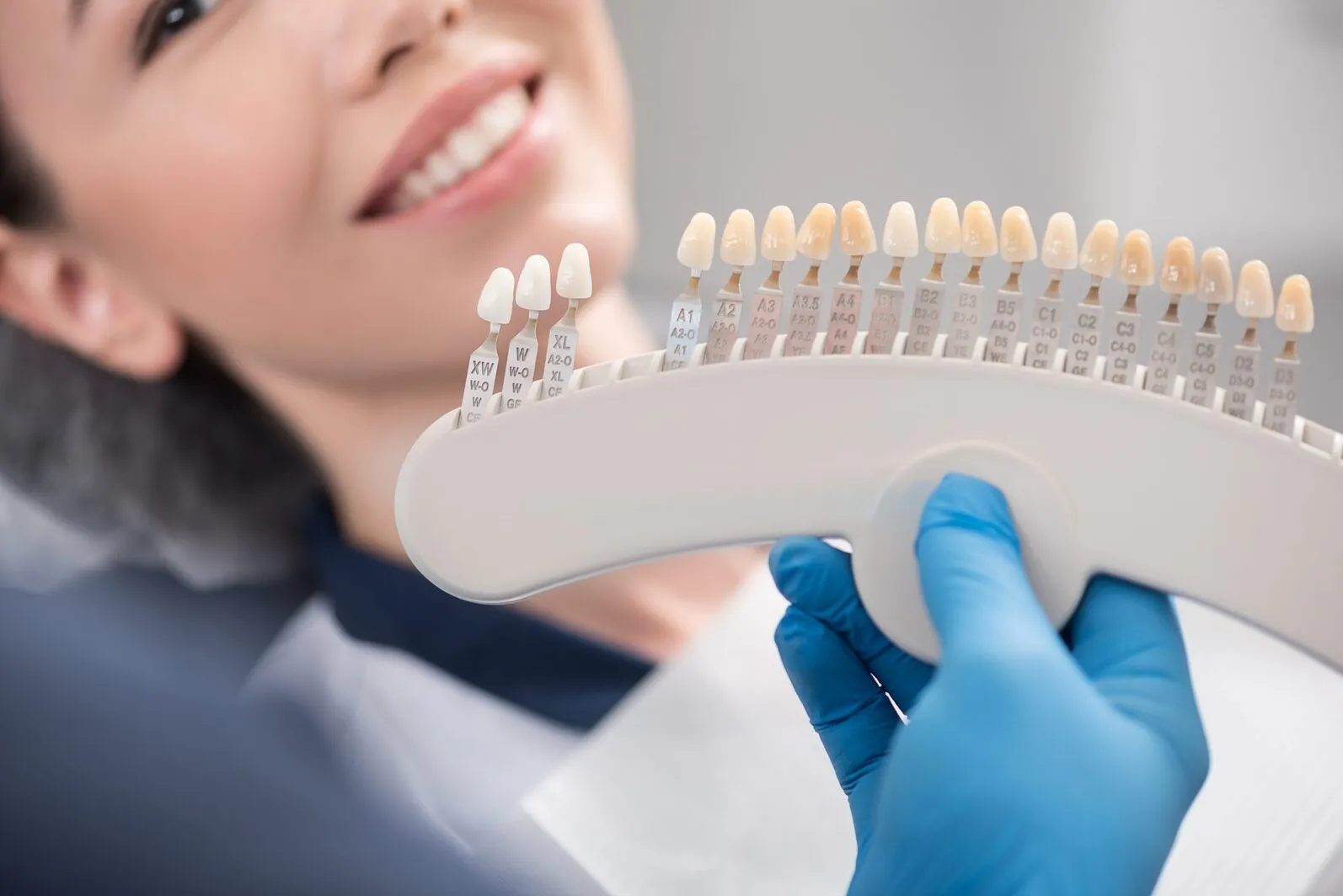 /img/26159-teeth-whitening-confident-smile.webp